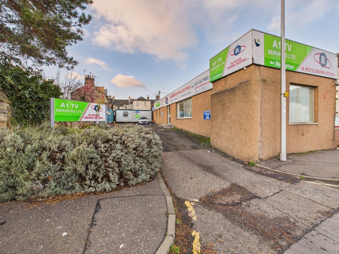 17 St. Andrew Street, Dalkeith, Midlothian, EH22 1AR