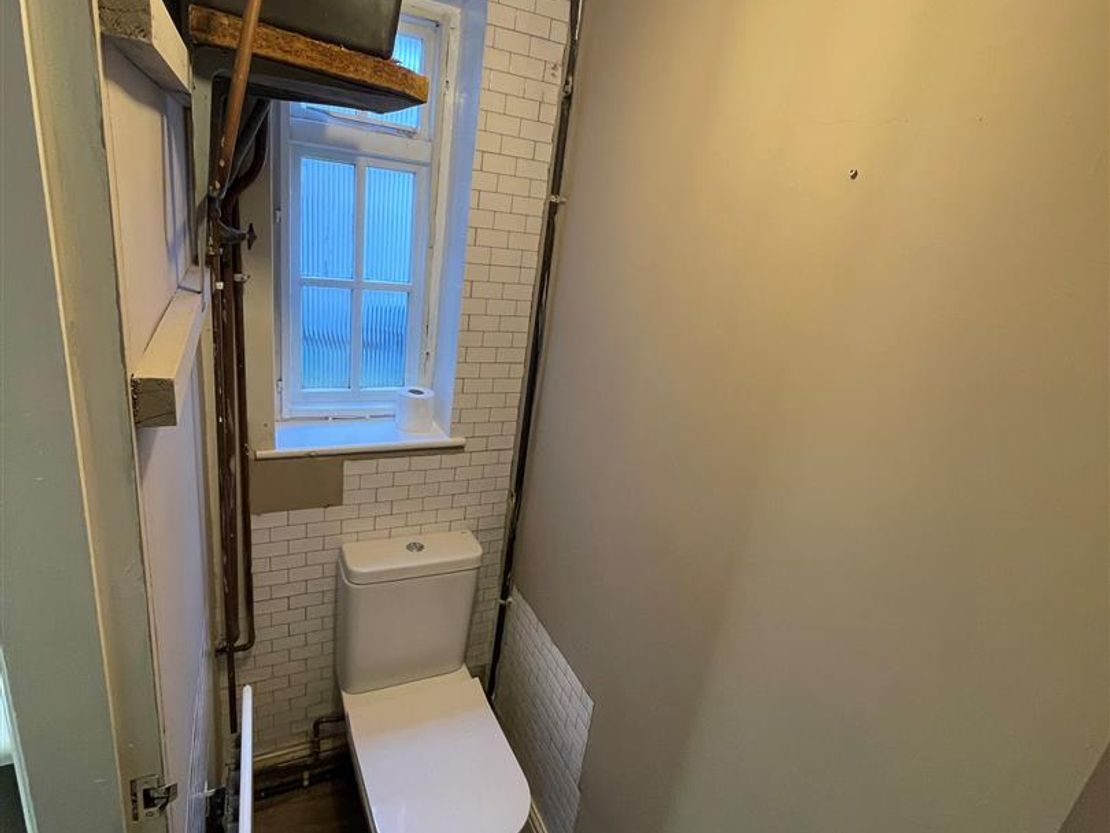 Wormgate, Boston