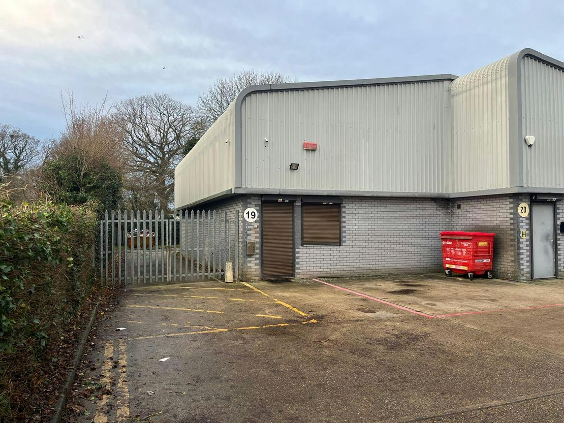 Unit 19 Palace Industrial Estate, Bircholt Road, Parkwood, Maidstone, ME15 9XU