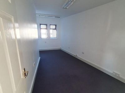 Property Image for 317b Old Wakefield Road, Moldgreen, Huddersfield