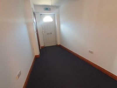 Property Image for 317b Old Wakefield Road, Moldgreen, Huddersfield