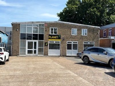 Property Image for Unit 3 Speedwell Close, Chandler's Ford, Eastleigh, SO53 4BT