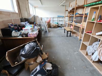 Property Image for 2 Harefield Road, Nuneaton, Warwickshire, CV11 4HD