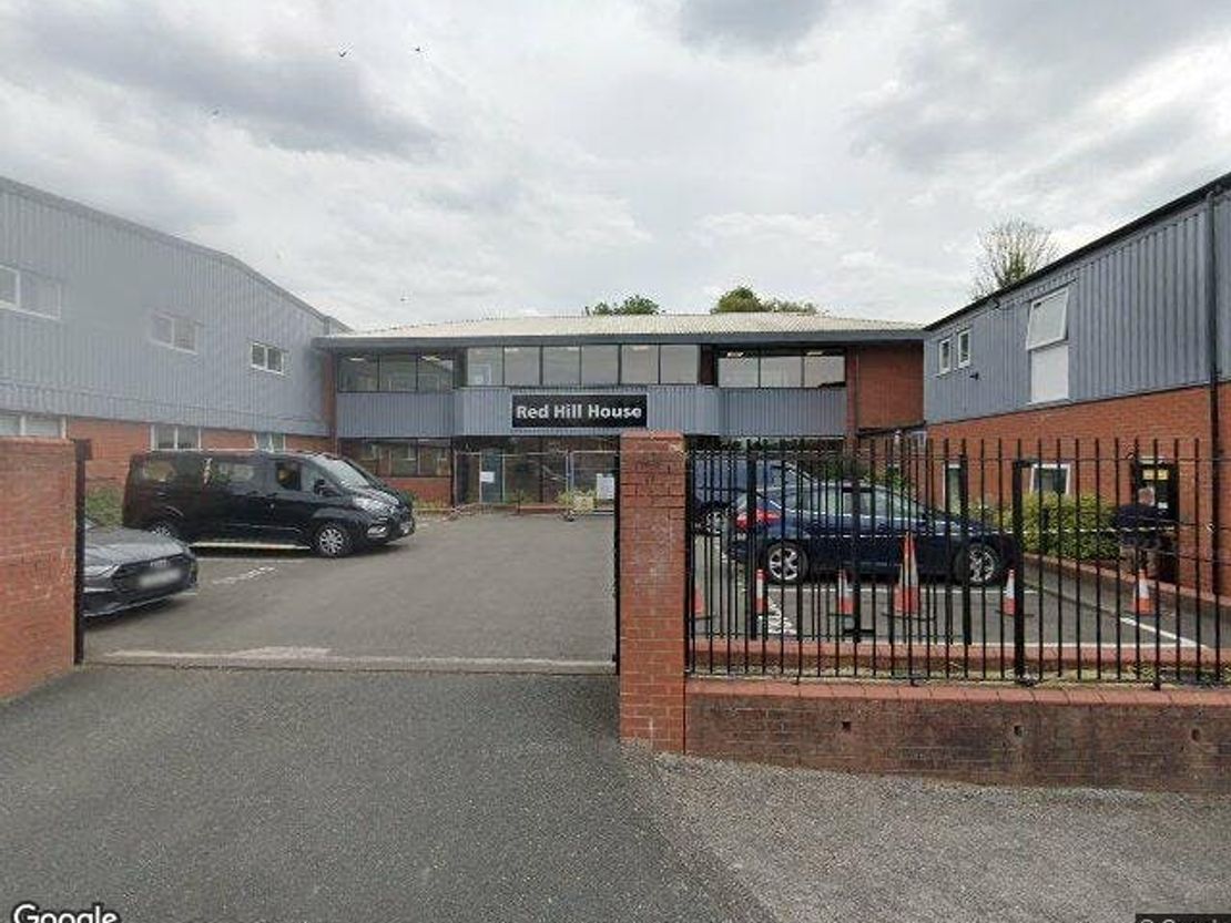 Red Hill House, 41 Hope Street, Caer, CH4 8BU