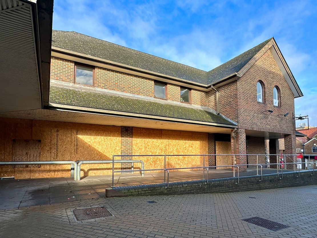 23 Ashton Square, Dunstable, LU6 3SN