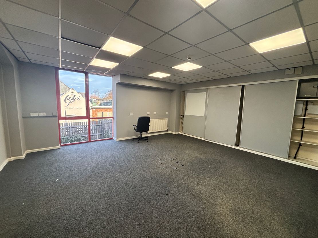 76 Leeds Road, Wakefield, WF1 2QF