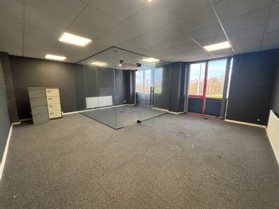 Property Image for 76 Leeds Road, Wakefield, WF1 2QF