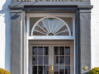 Property Image for Townhouse Hotel, 3 Market Square, Melrose, TD6 9PQ