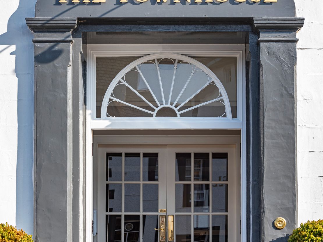 Townhouse Hotel, 3 Market Square, Melrose, TD6 9PQ