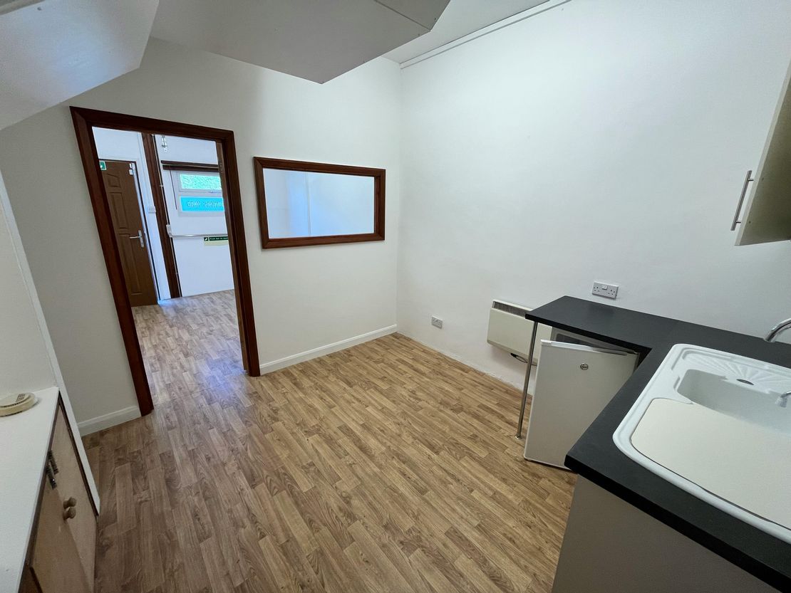9B Connors Yard, Beeches Road, Crowborough, TN6 2AH