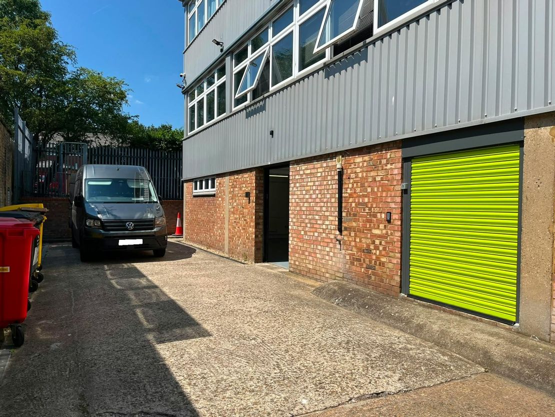 Unit 4a, Moda Centre, Stirling Way, Borehamwood, WD6 2BW