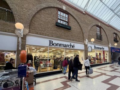 Property Image for 14-15 Market Place, Burgess Hill, RH15 9NP