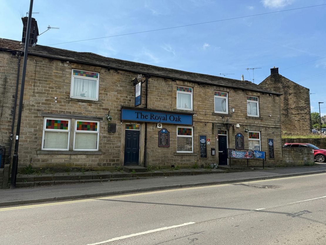 Royal Oak, 31 Manchester Road, Deepcar, Sheffield, S36 2QX