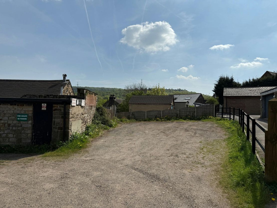 Royal Oak, 31 Manchester Road, Deepcar, Sheffield, S36 2QX