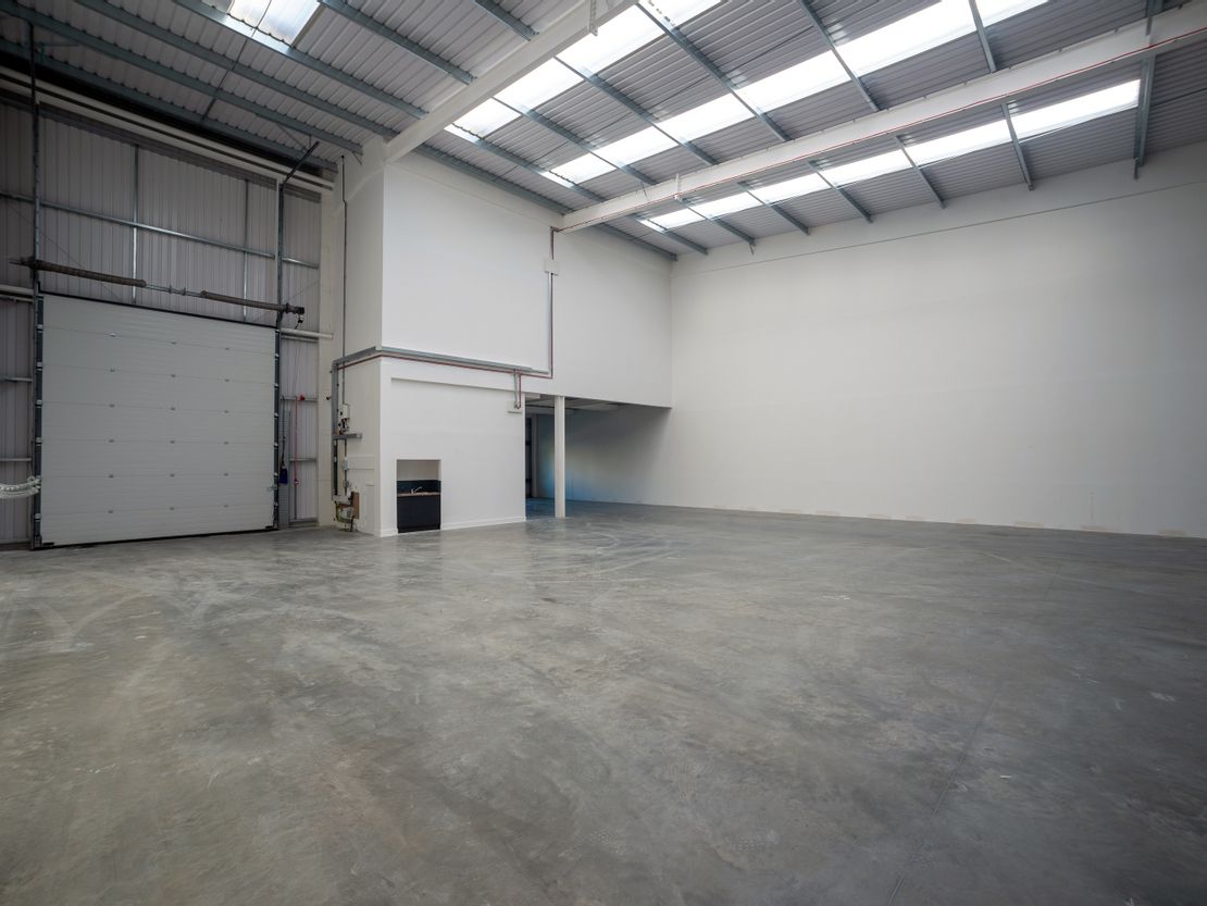 Unit 4 Saltwhistle Business Park, 42-44 Holmethorpe Avenue, Redhill, Surrey, RH1 2NL