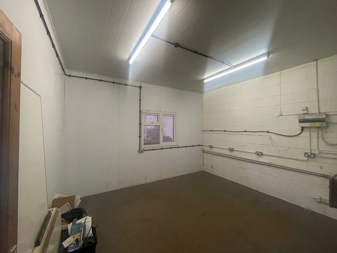 Unit 4B, Barton Road Trading Estate, Barton Road, Bury St. Edmunds, Suffolk, IP32 7BE