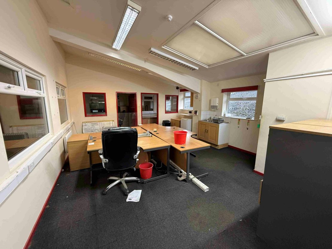 Unit 5, Plantation Road, Newstead Industrial Trading Estate, Trentham, Stoke-on-Trent, ST4 8HX