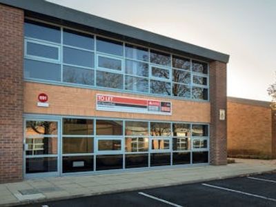 Property Image for 891 Plymouth Road, Slough, SL1 4LP