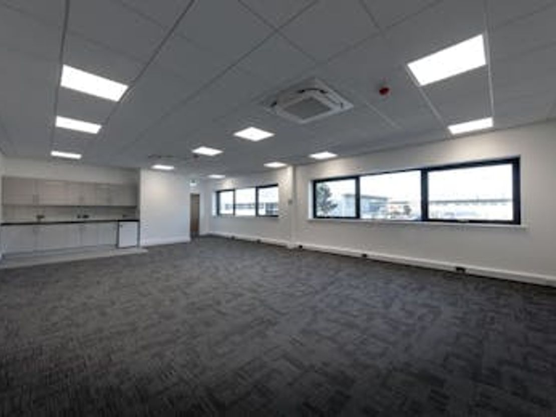 696 Stirling Road, Slough, SL1 4ST