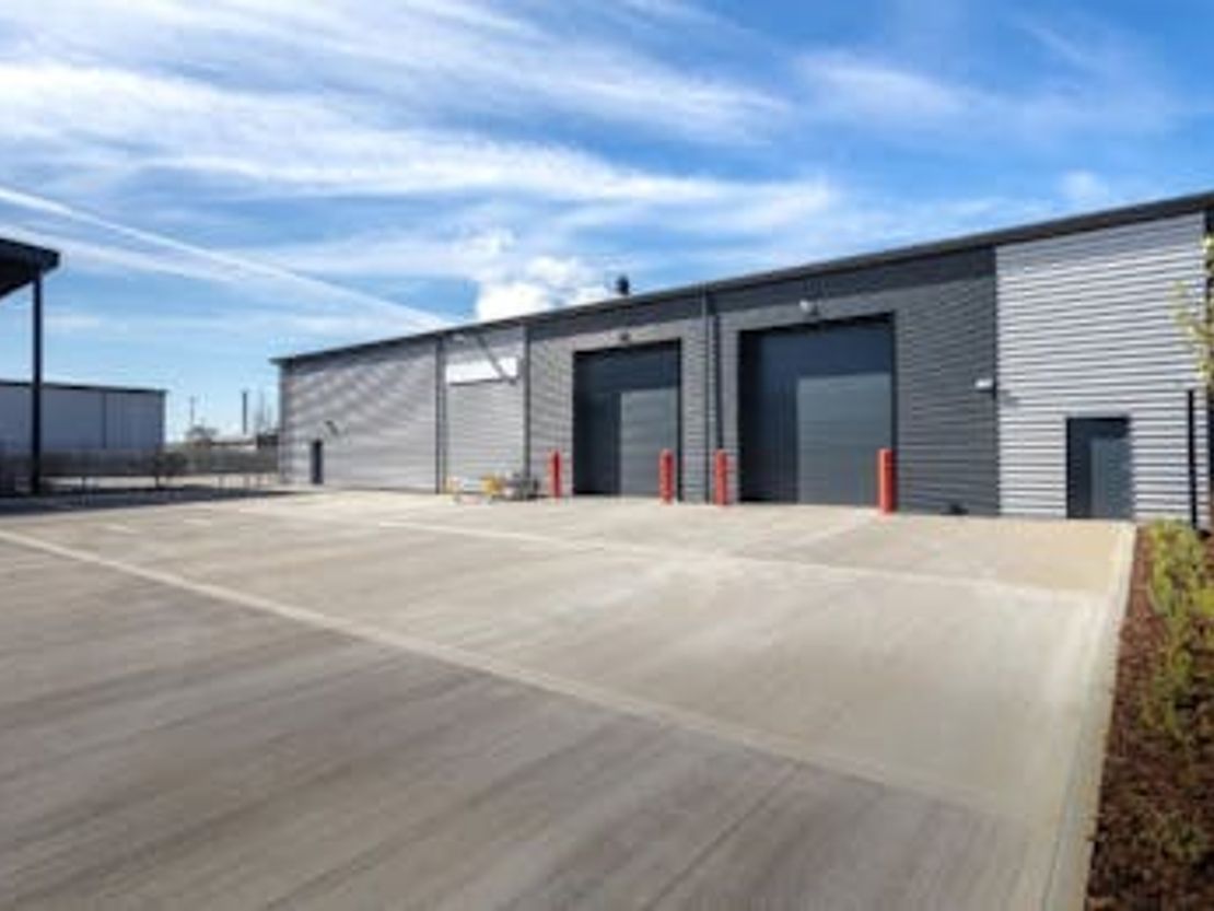 696 Stirling Road, Slough, SL1 4ST