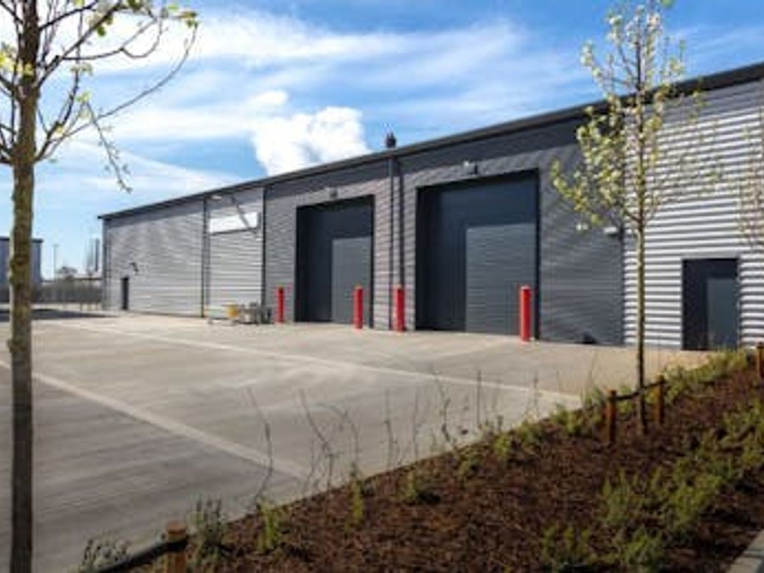696 Stirling Road, Slough, SL1 4ST