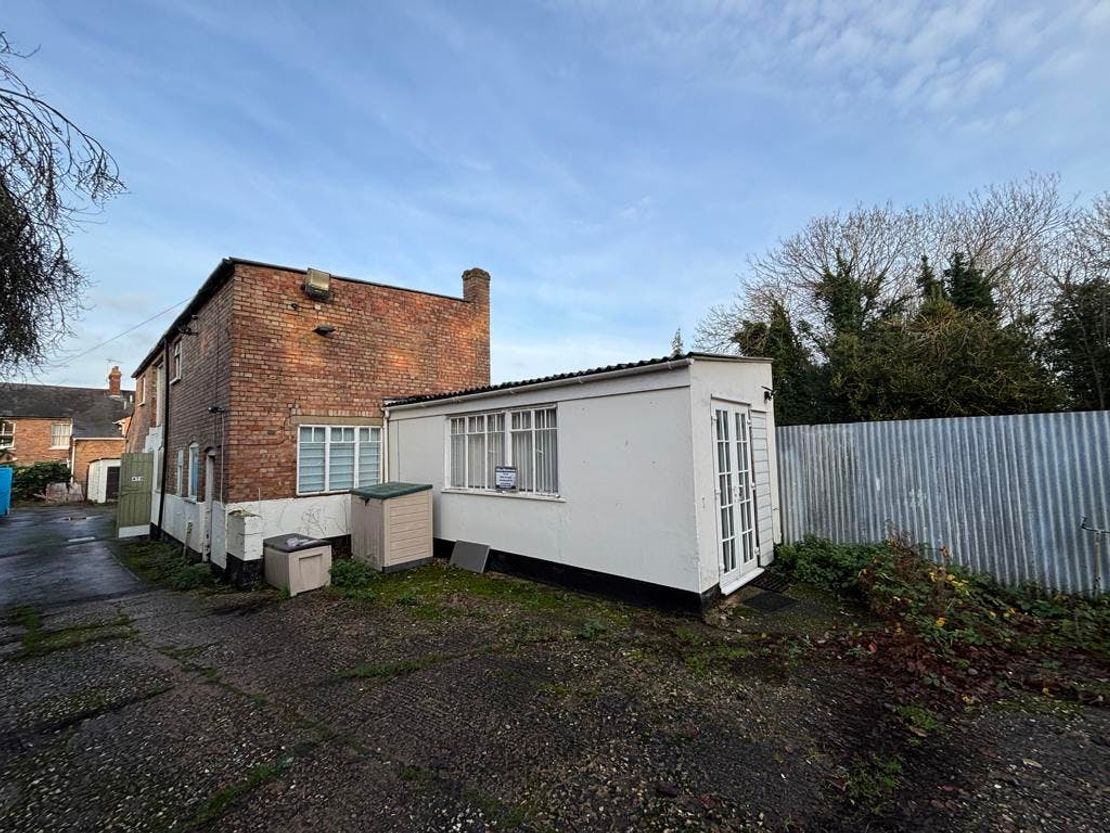 Storage & office units, 47(B-F) Queens Road, Bury St. Edmunds, IP33 3EW