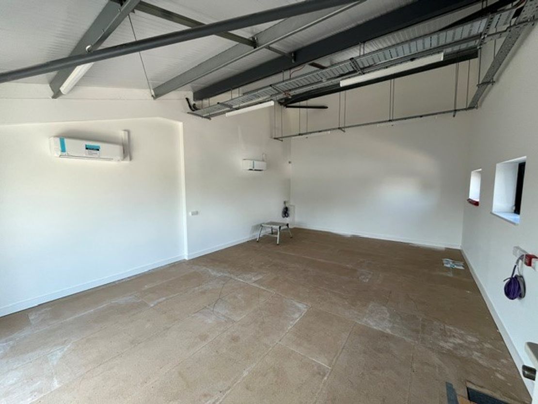 Units A&B, 8 Deacon Way, Reading RG30