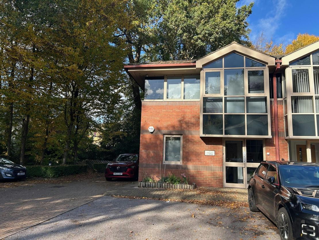 Unit 1, Wellington Business Park, Crowthorne, RG45 6LS