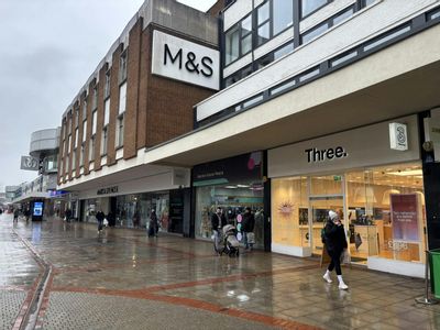 Property Image for 241 Marlowes, Hemel Hempstead, HP1 1BL