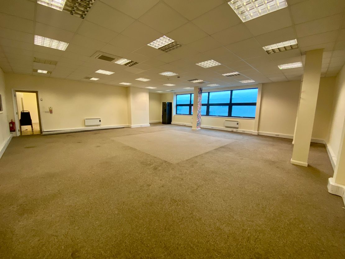 Unit 8A, Premier Business Park, Dencora Way, Luton, Bedfordshire, LU3 3HP