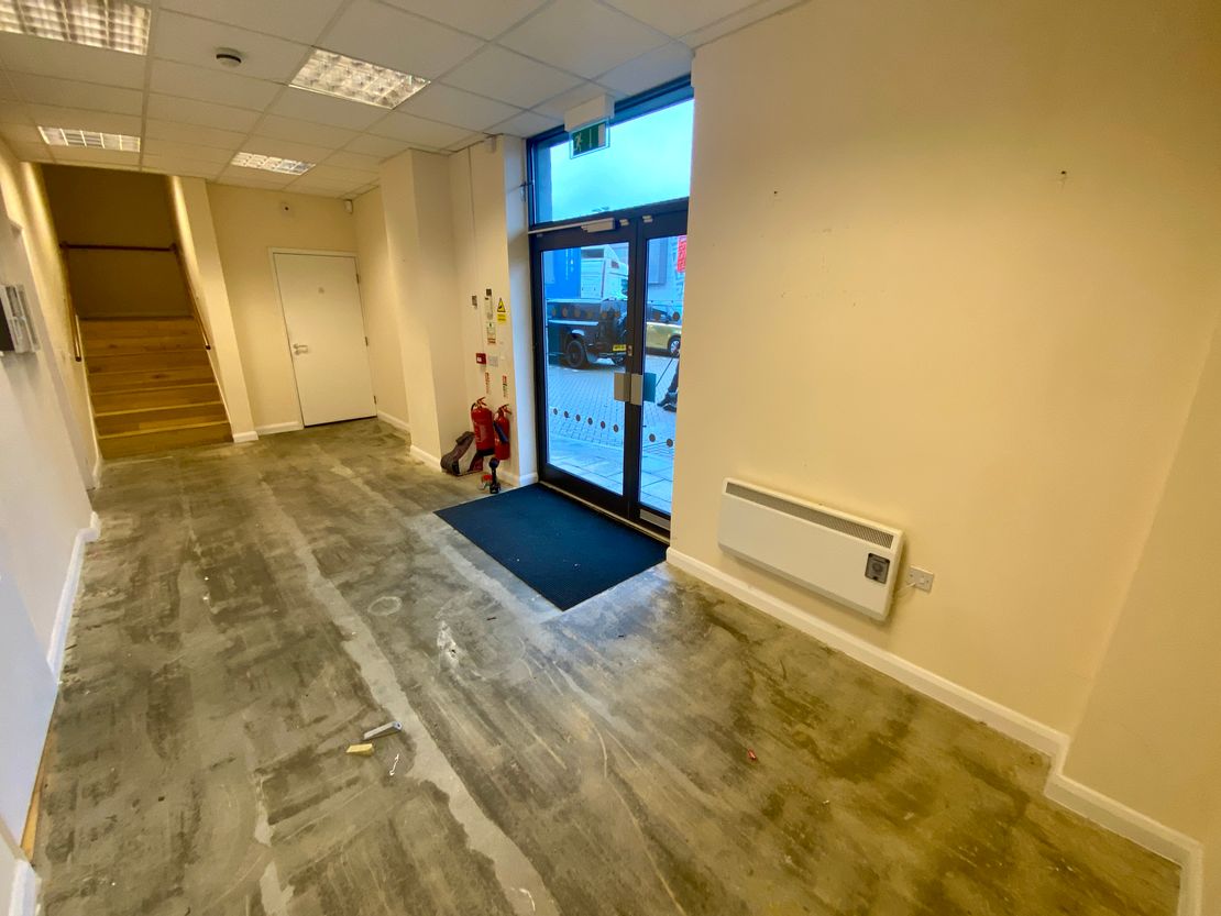 Unit 8A, Premier Business Park, Dencora Way, Luton, Bedfordshire, LU3 3HP