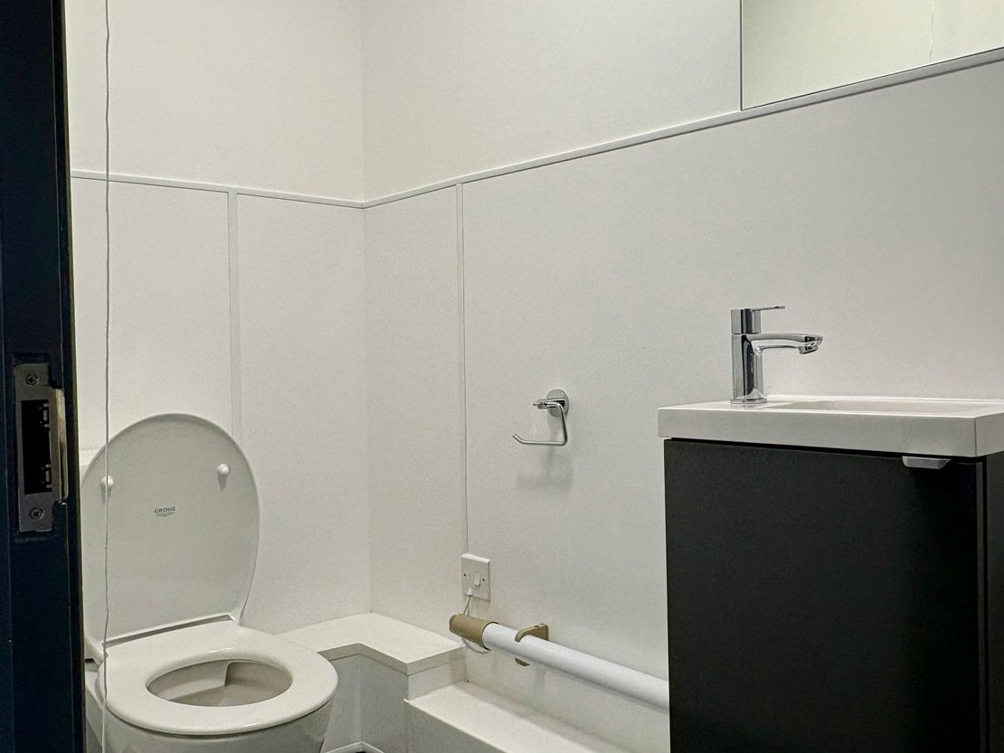 Unit 20, Shepperton Business Park, Govett Av, Shepperton, TW17 8BA