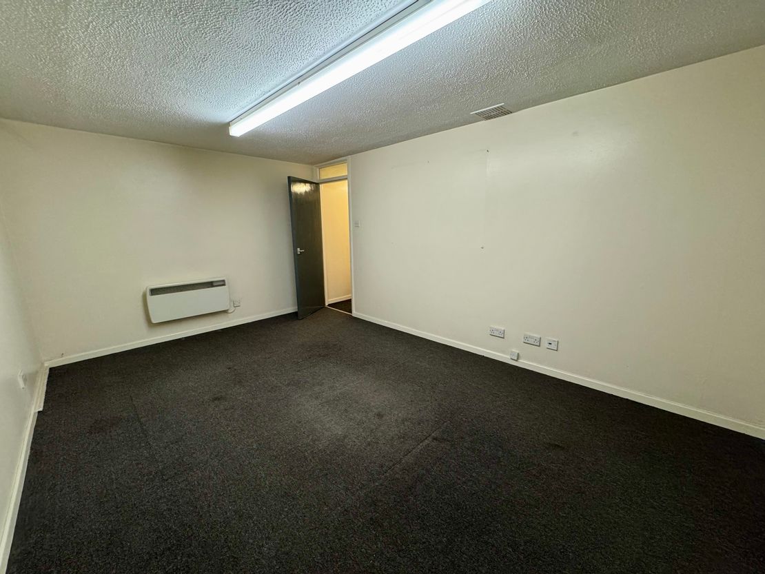 Unit B4, Chase Road, Bury St Edmunds, Suffolk, IP32 6NT