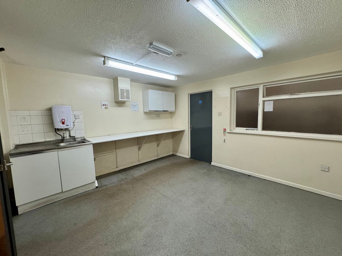 Unit B4, Chase Road, Bury St Edmunds, Suffolk, IP32 6NT