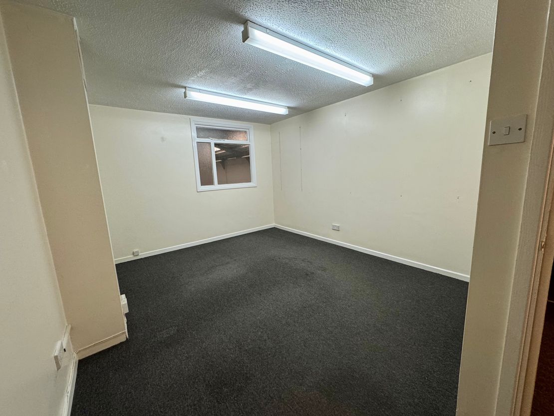 Unit B4, Chase Road, Bury St Edmunds, Suffolk, IP32 6NT