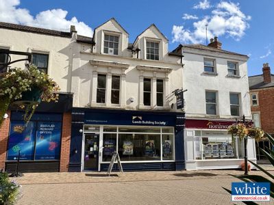 Property Image for 19 High Street, Banbury, OX16 5EE