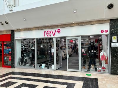 Property Image for 47 The Mall, Newlands Shopping Centre, Newlands Shopping Centre, Kettering, Northamptonshire, NN16 8JA