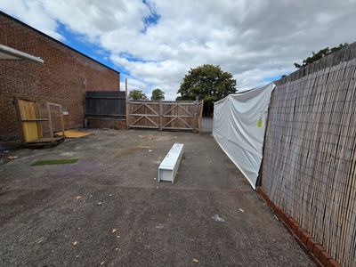 Property Image for 18 & 19 The Broadway, Thatcham, West Berkshire, RG19 3HX