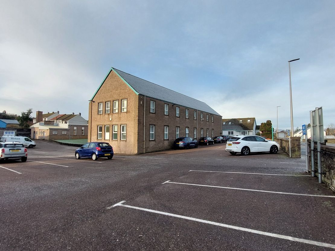 Ravenswood House, 8, New Road, Forfar, DD8 2ZA