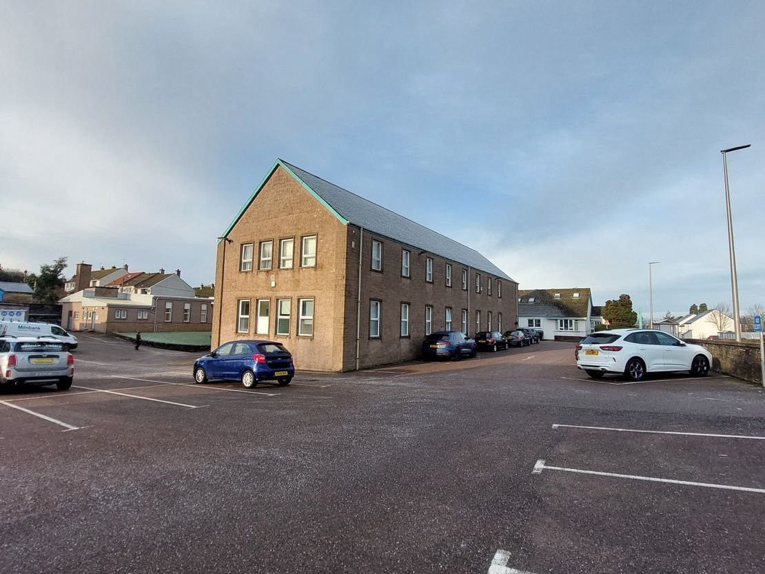 Ravenswood House, 8, New Road, Forfar, DD8 2ZA
