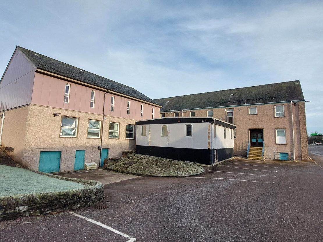 Ravenswood House, 8, New Road, Forfar, DD8 2ZA