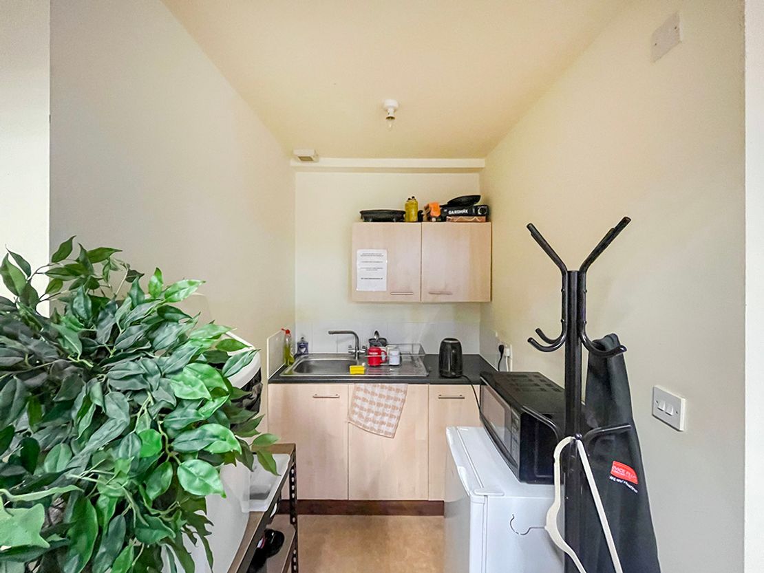 3 The Courtyard, Crondall, Farnham GU10 5DT