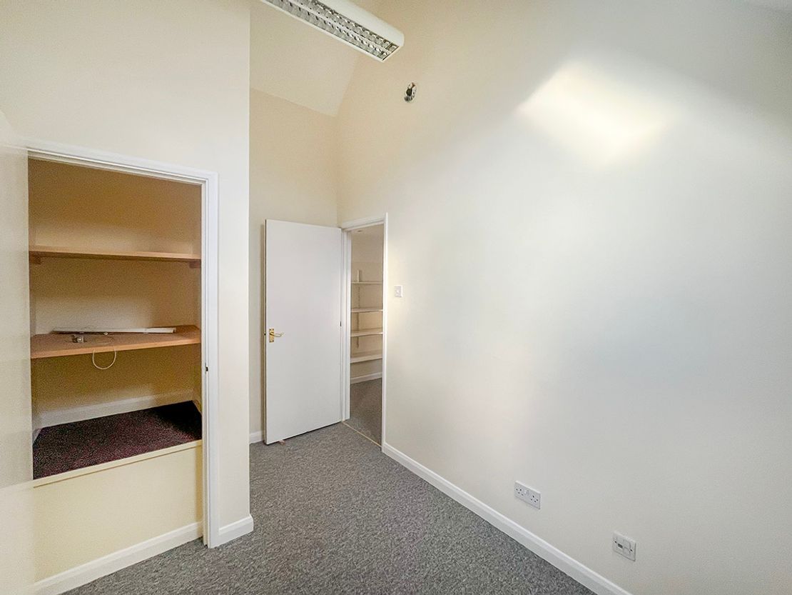 Redlands Farm Office, Redlands Lane, Ewshot, Farnham GU10 5AS