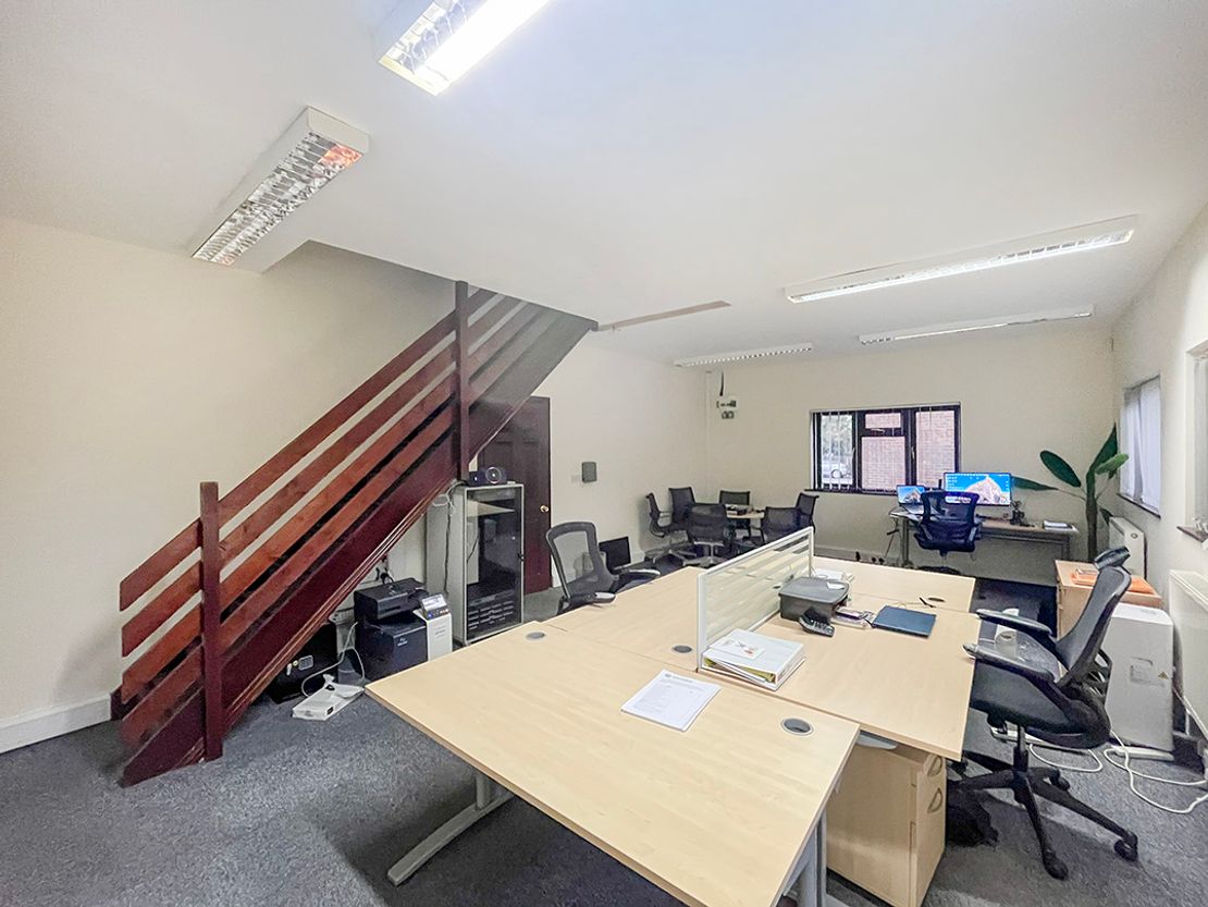 5 Crumplins Business Court, Dunleys Hill, Odiham, Hook RG29 1DU