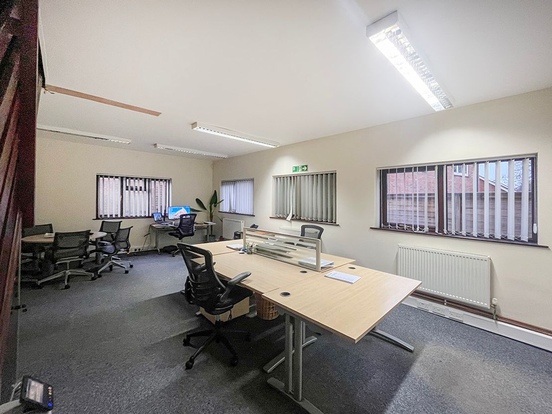 5 Crumplins Business Court, Dunleys Hill, Odiham, Hook RG29 1DU