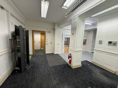 Property Image for 5 The Square, Petersfield, GU32 3HL