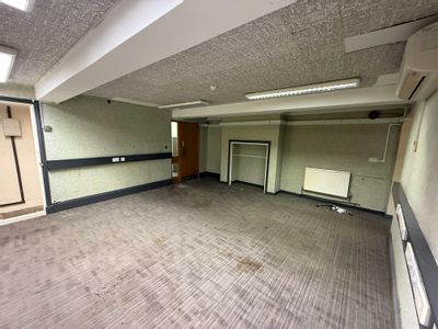 Property Image for 5 The Square, Petersfield, GU32 3HL