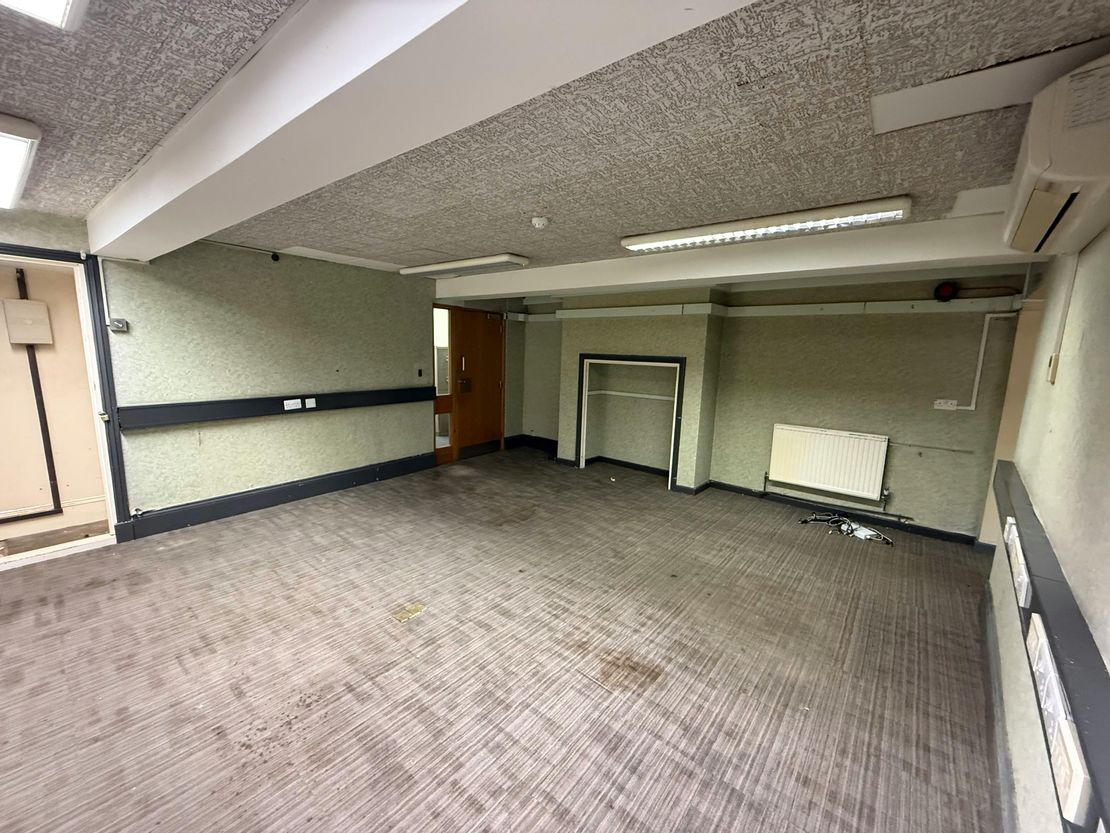 5 The Square, Petersfield, GU32 3HL