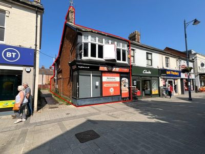 Property Image for 71 Hamilton Road, Felixstowe, Suffolk, IP11 7BE