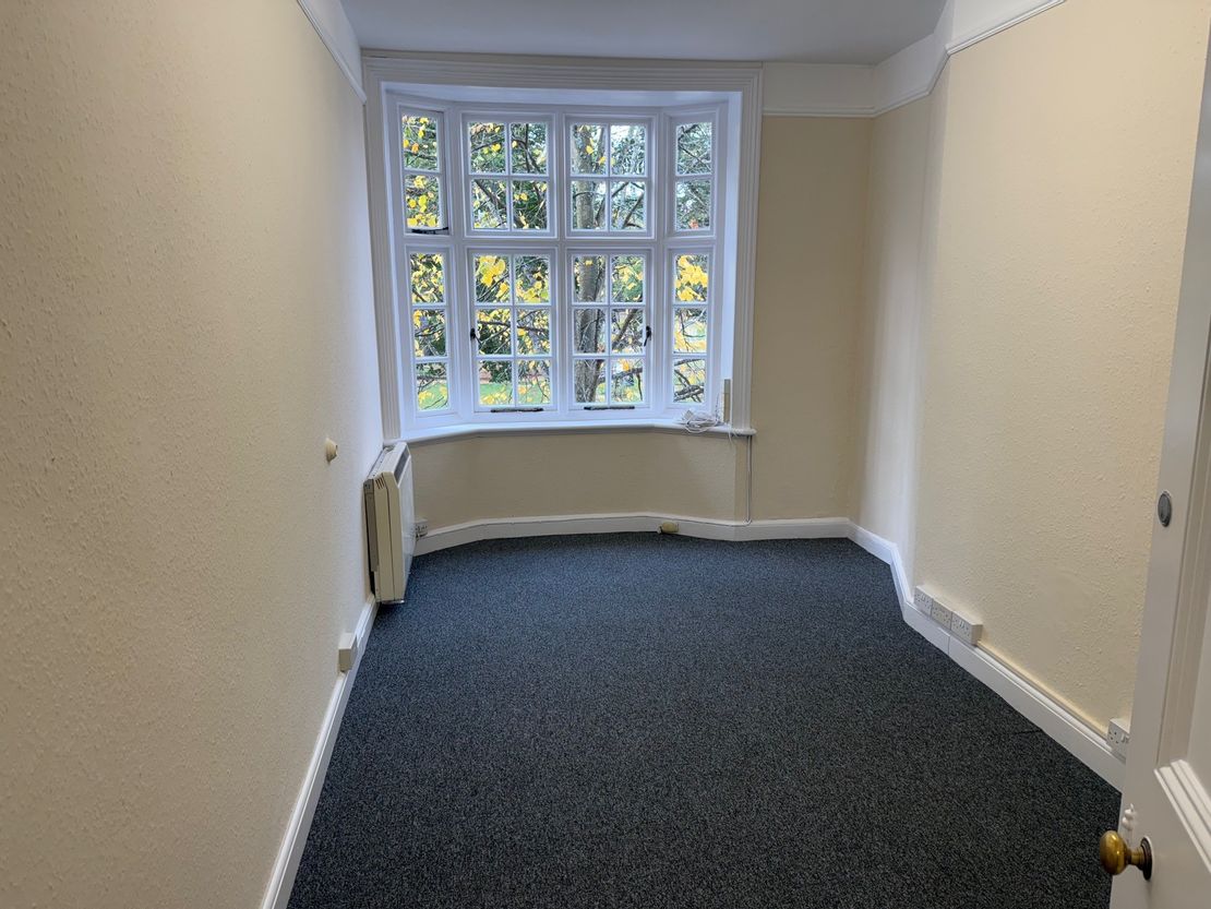 Chester House, 9 Windsor End, Beaconsfield, Buckinghamshire, HP9 2JJ